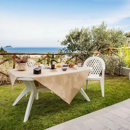 Apartamento Casa Leoma Alassio